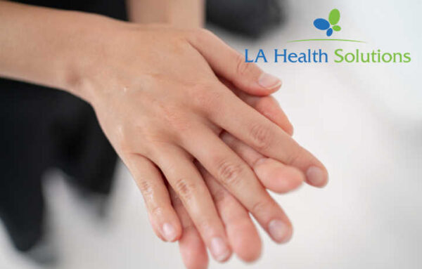 Cracking Knuckles: Is It Harmful? | LA Health Solutions